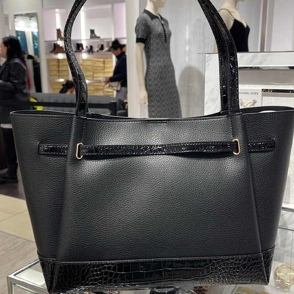 MICHAEL KORS
Reed Lg Lthr Belted Satchel Shoulder Handbag 
Black Crocodile 
NWT - Picture 4 of 16